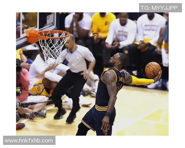 詹姆斯再现传奇表现湖人加时战胜勇士成功晋级季后赛